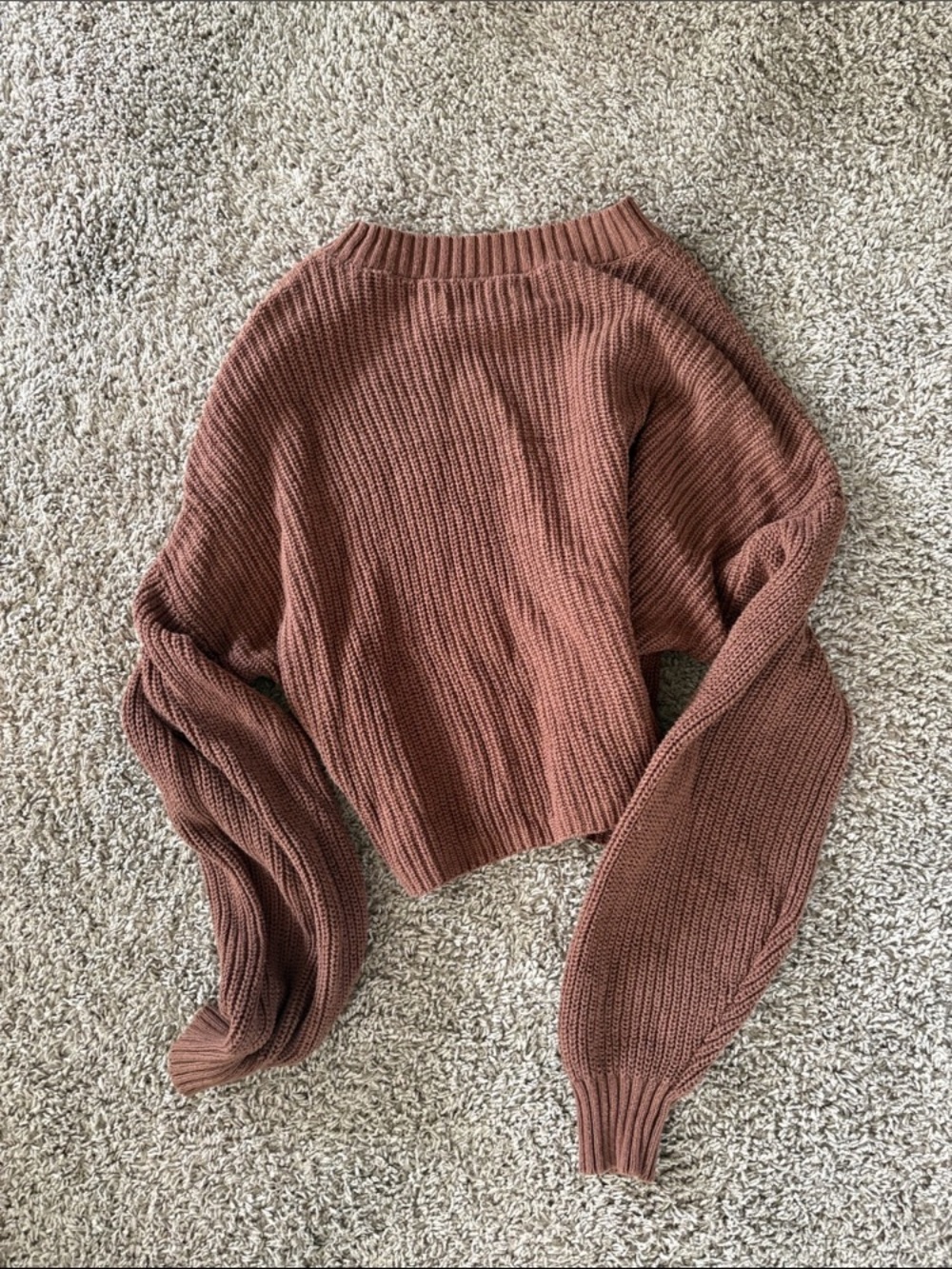 Hollister Cropped Ribbed Crewneck Sweater in Rust Brown
